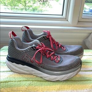 Hoka One One M Bondi 6 Gray‎ and Red  Running Shoes Size 9